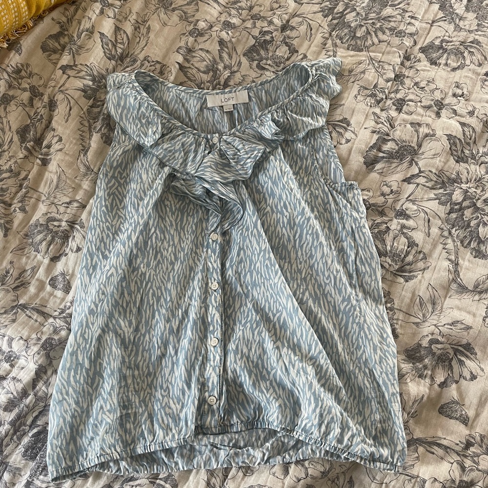 Loft sleeveless blouse